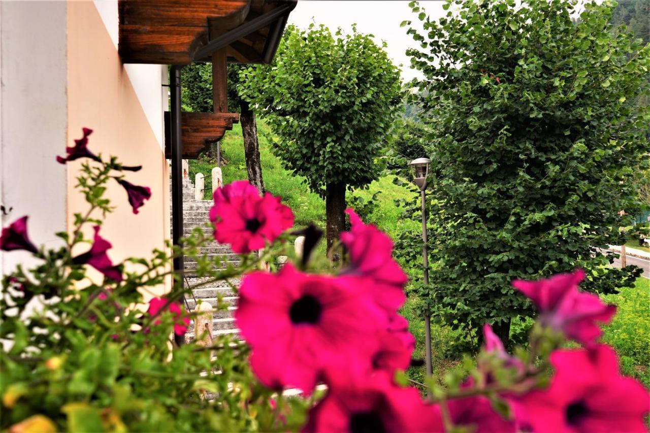 Hotel Baldo Ferrara di Monte Baldo Exterior photo